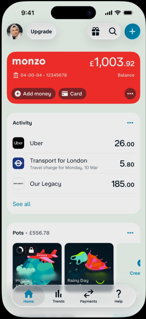 Liquid Glass 디자인이 적용된 Monzo 앱